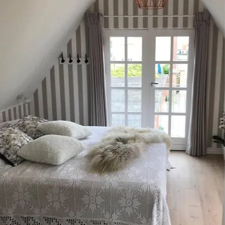 Nyt! Penthouselejlighed Nu Med Altan Og Havneudsigt * Kerteminde