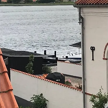 Nyt! Penthouselejlighed Nu Med Altan Og Havneudsigt קרטמינדה