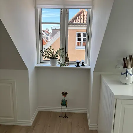 Nyt! Penthouselejlighed Nu Med Altan Og Havneudsigt