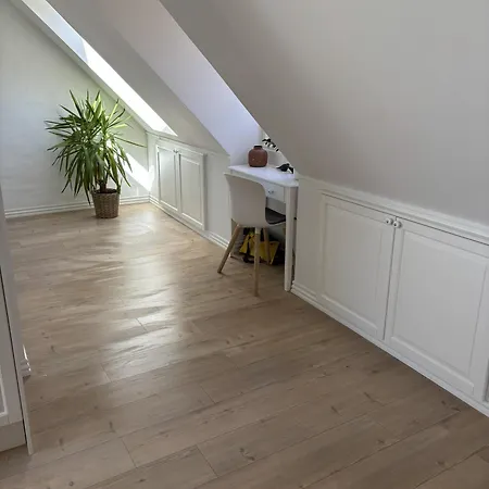 Nyt! Penthouselejlighed Nu Med Altan Og Havneudsigt